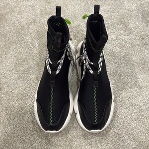 John Geiger 002 Shoes Size 9